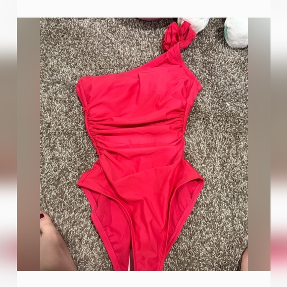 NWT Shade And Shore Redish Rose One Shoulder Flower Swimsuit - Picture 5 of 11